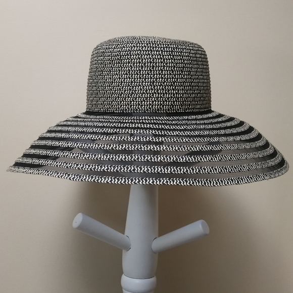 Accessories Black And White Sun Hat Poshmark